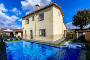 Catalunya Casas Unique Costa Brava Abode with train access to BCN